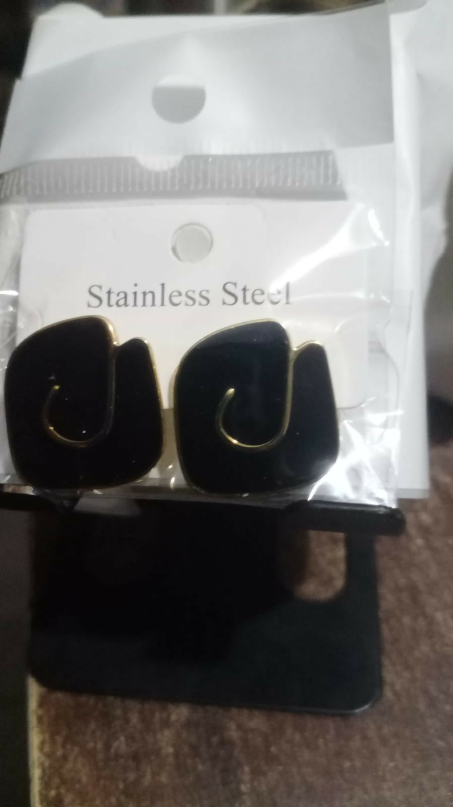 Black Geometric Enamel Stud Earrings – Trendy Daily Wear Accessory
