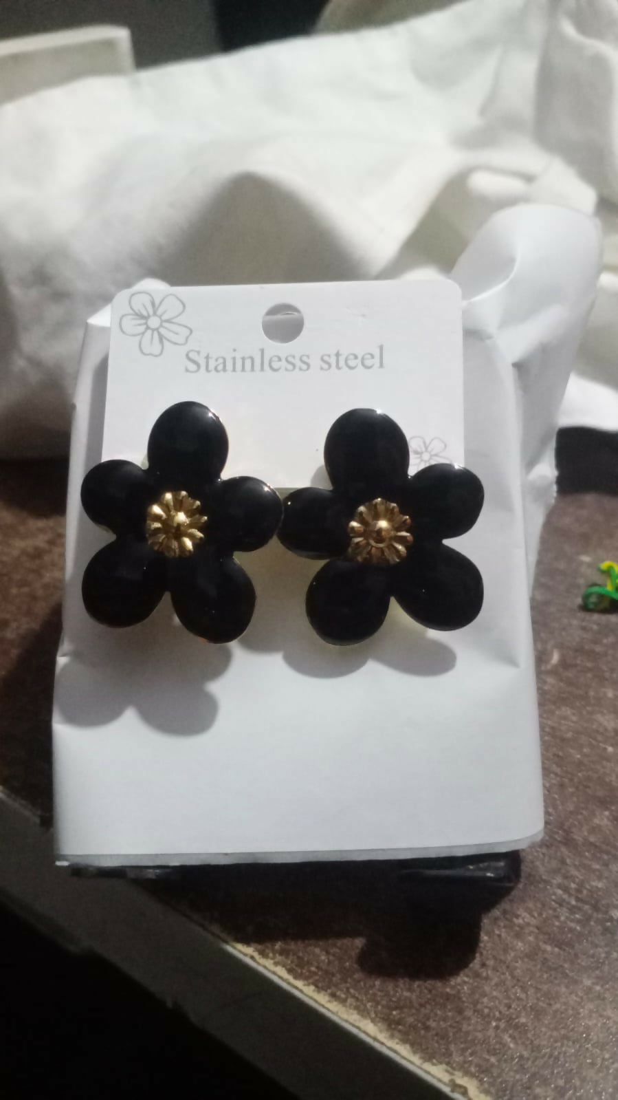 Black Floral Enamel Stud Earrings – Elegant Daily Wear Jewelry