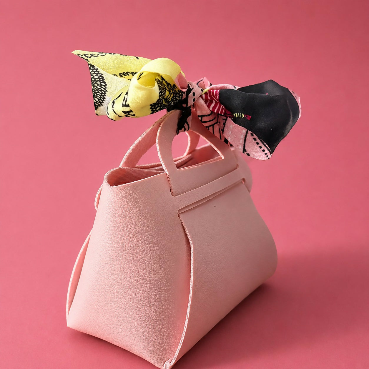 Mini Pink Handbag – Stylish & Compact for Daily Use