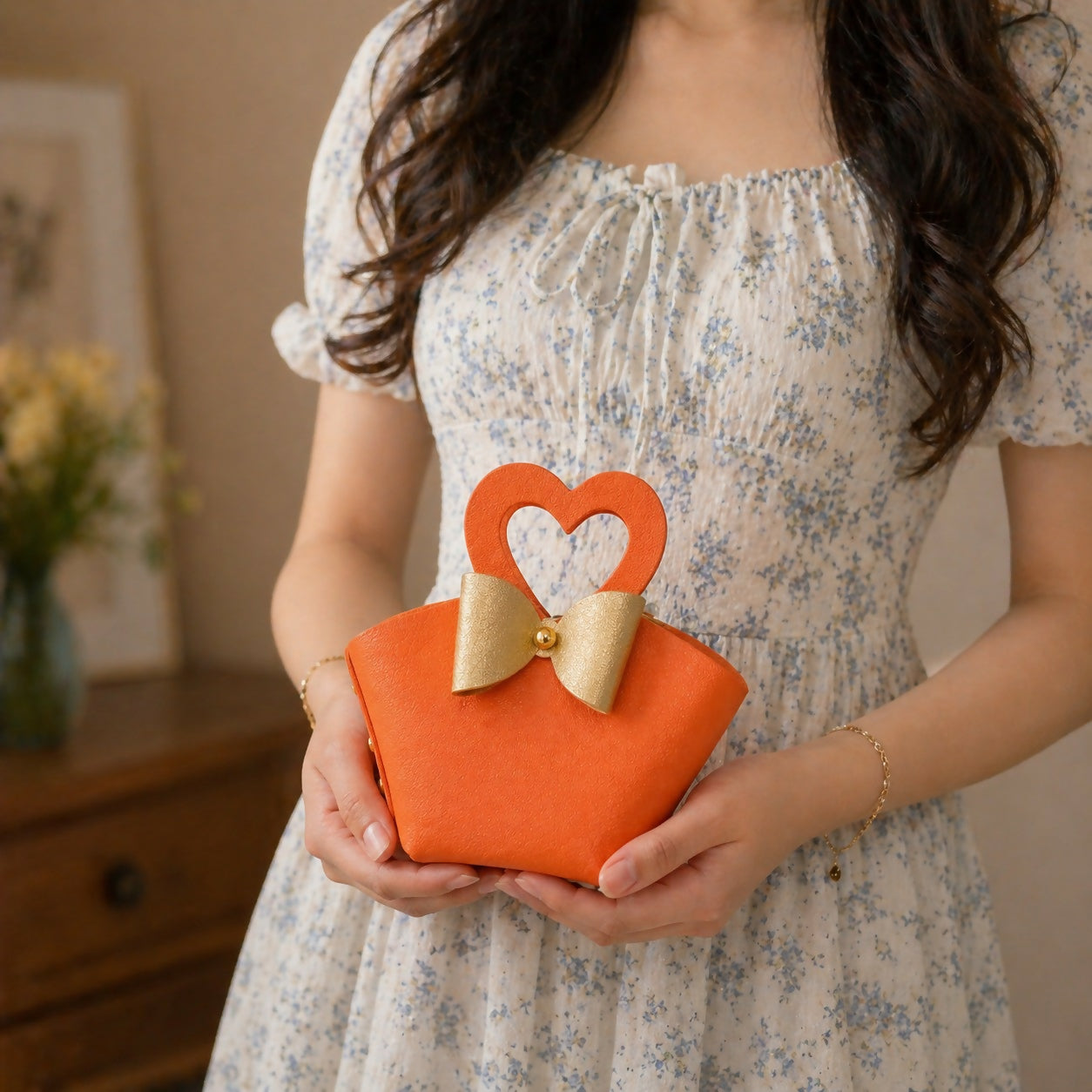 Mini Handbag – Compact & Stylish with Heart & Bow Details