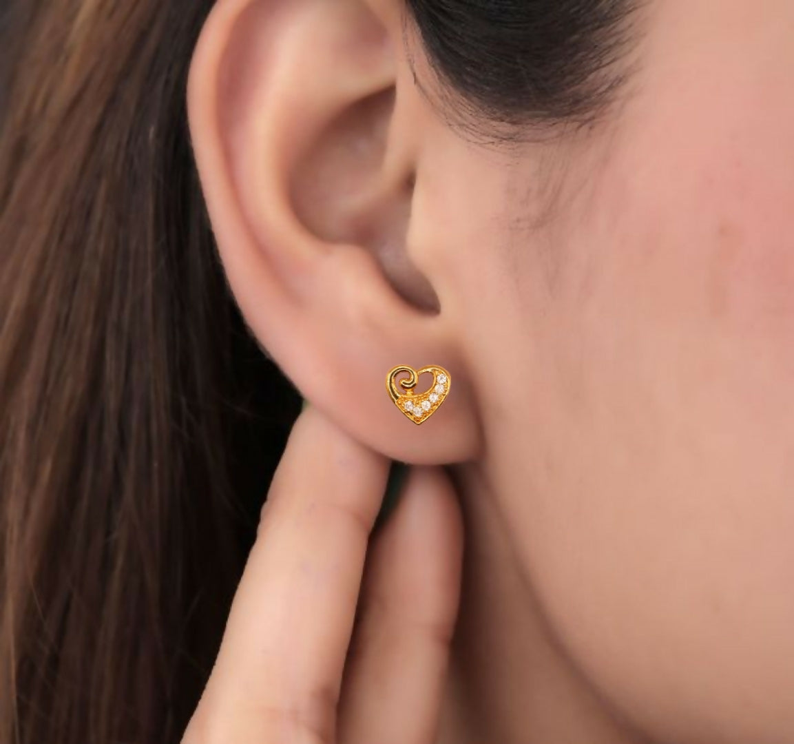 Gold-Plated Butterfly Stud Earrings – Elegant Daily Wear