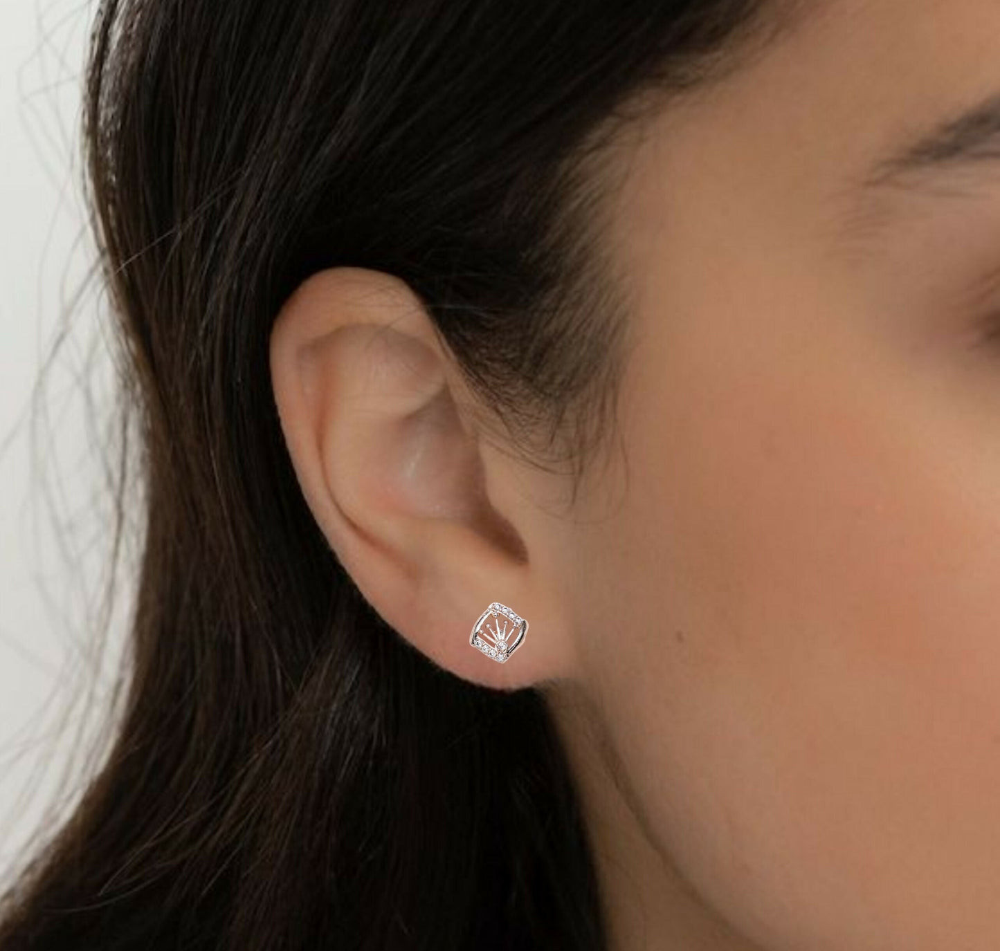 Rose Gold Crown Stud Earrings – Elegant Daily Wear Jewelry