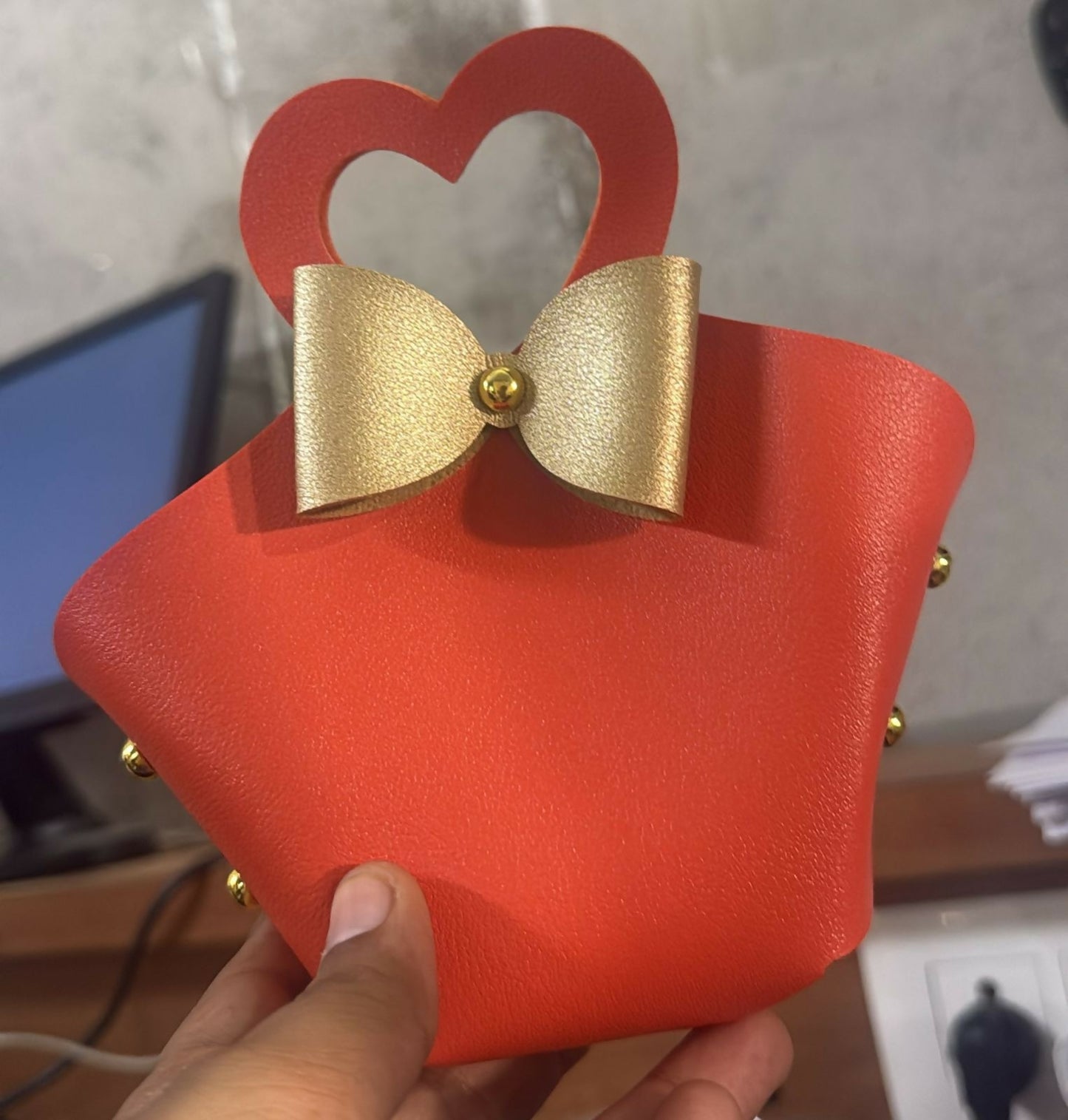 Mini Handbag – Compact & Stylish with Heart & Bow Details