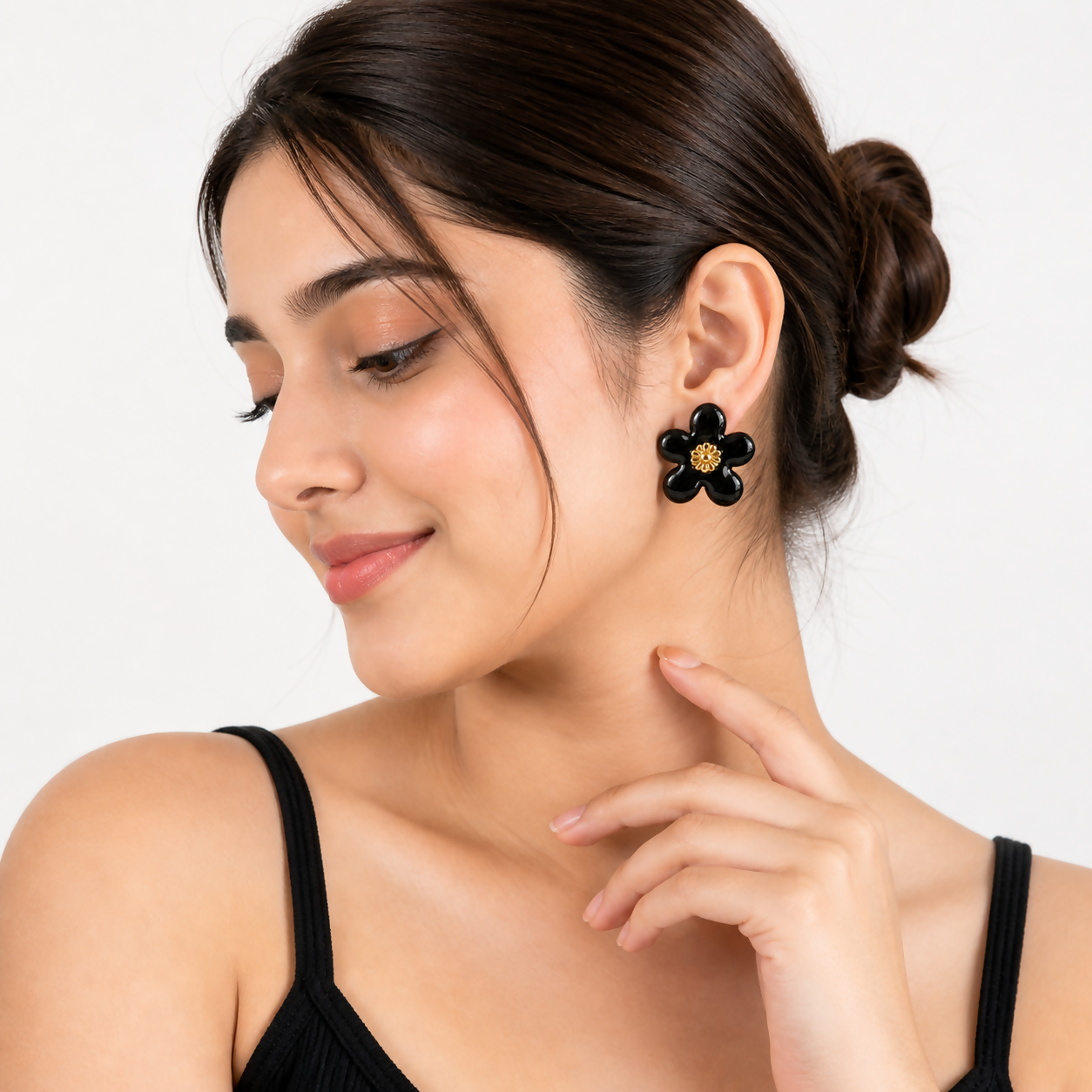 Black Floral Enamel Stud Earrings – Elegant Daily Wear Jewelry