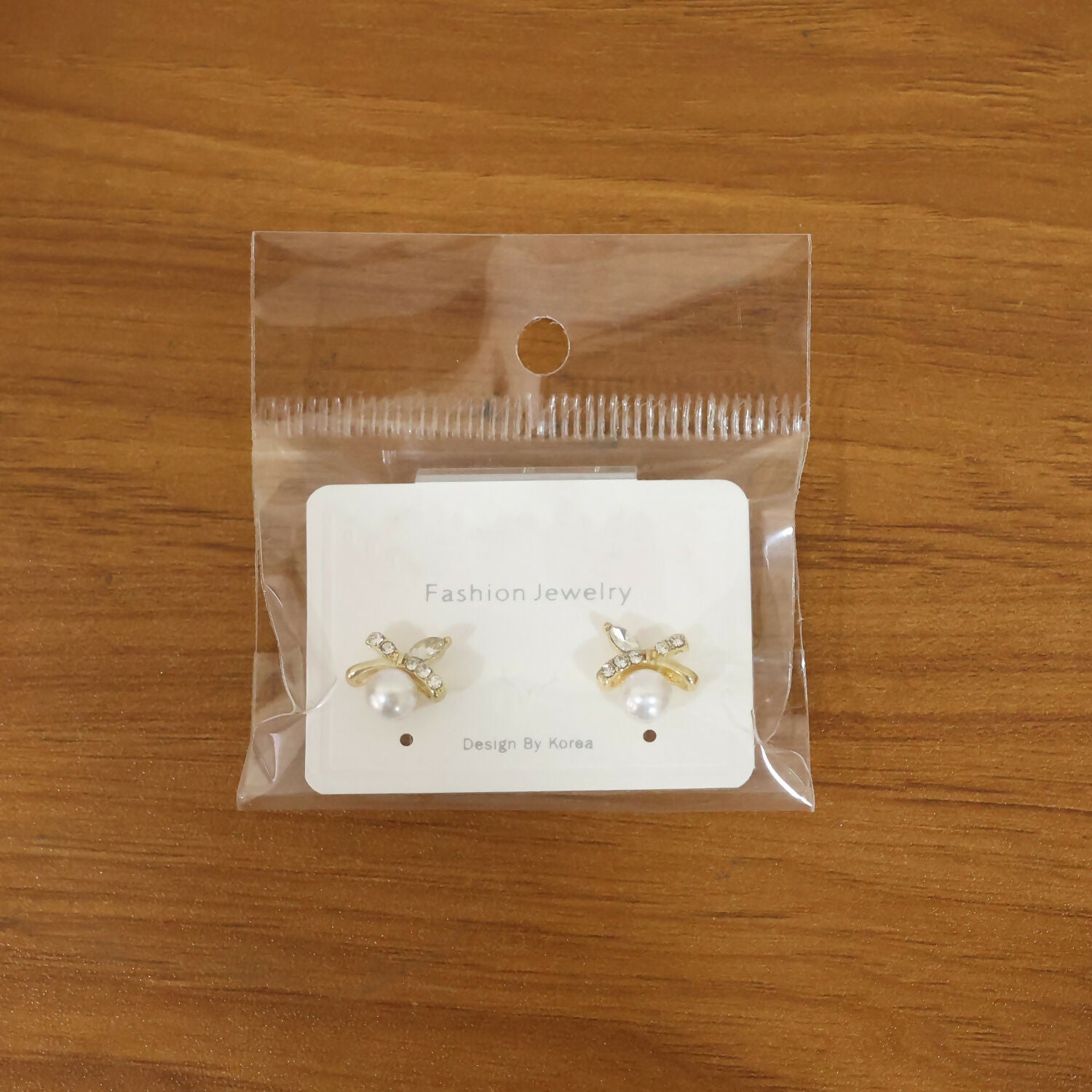 Pearl Butterfly Stud Earrings – Elegant Jewelry for Daily Wear