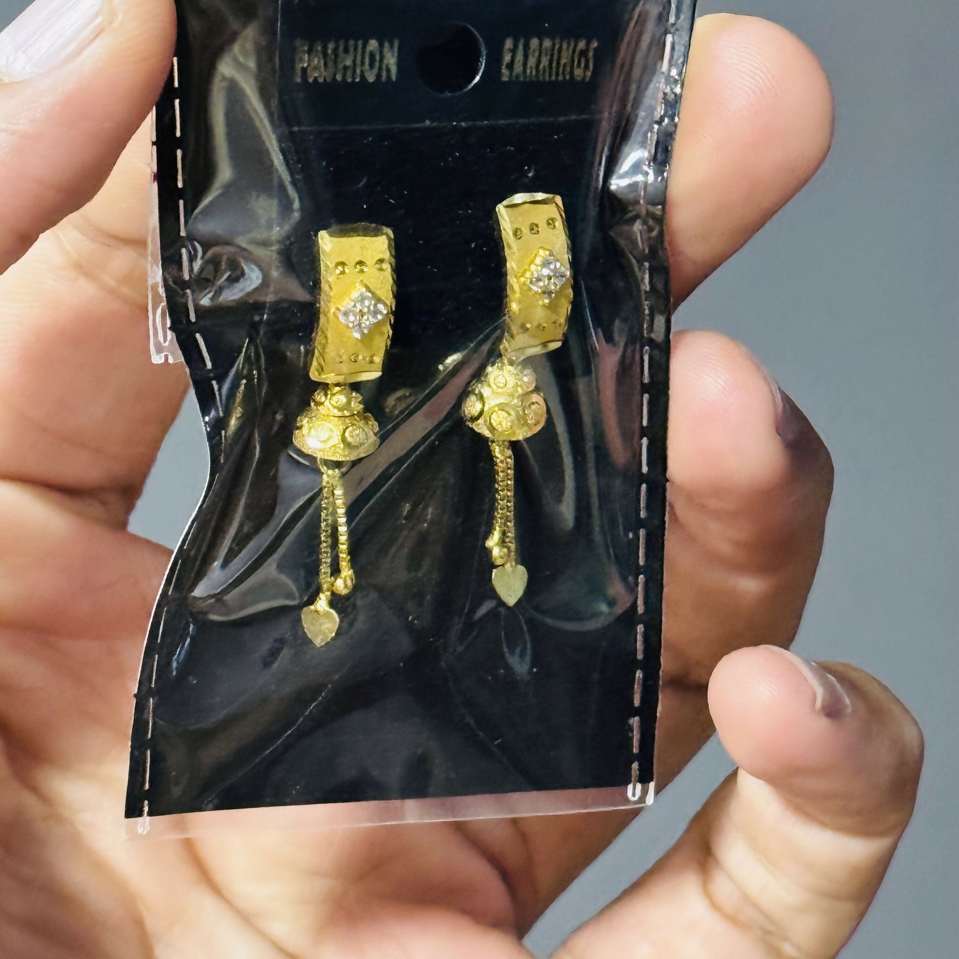 Daily Wear Earrings – Elegant Gold Teardrop Design for Every Occasion