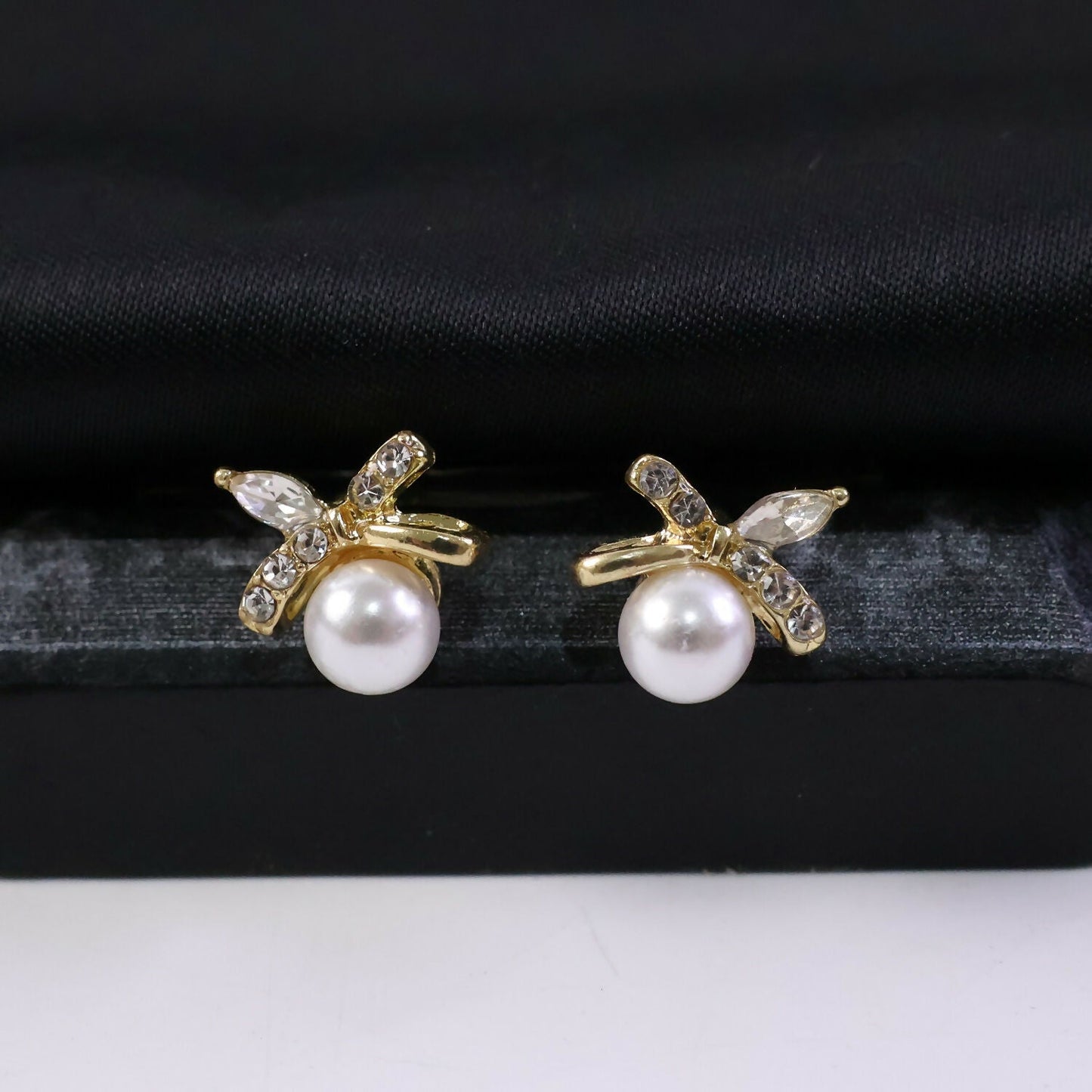Pearl Butterfly Stud Earrings – Elegant Jewelry for Daily Wear