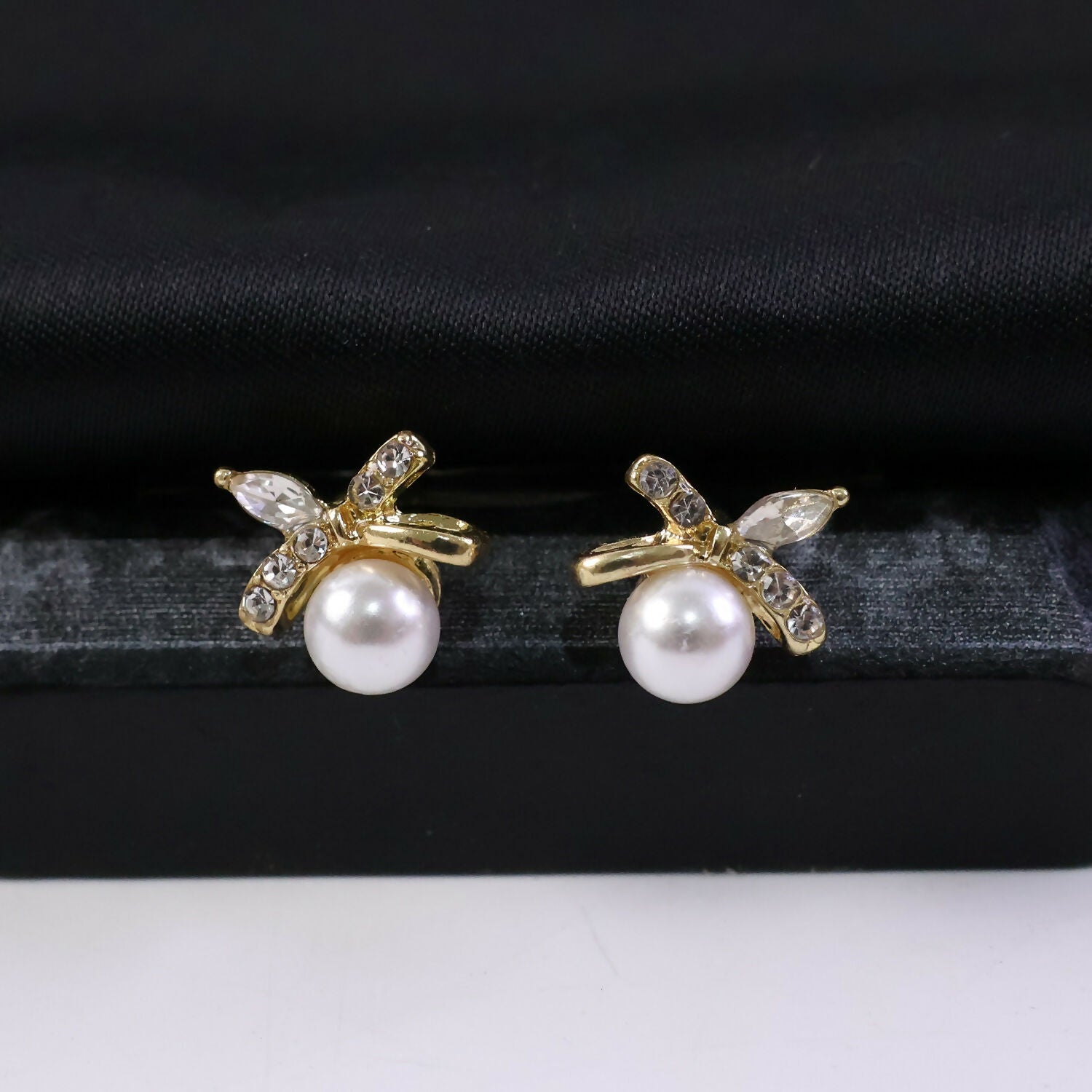 Pearl Butterfly Stud Earrings – Elegant Jewelry for Daily Wear
